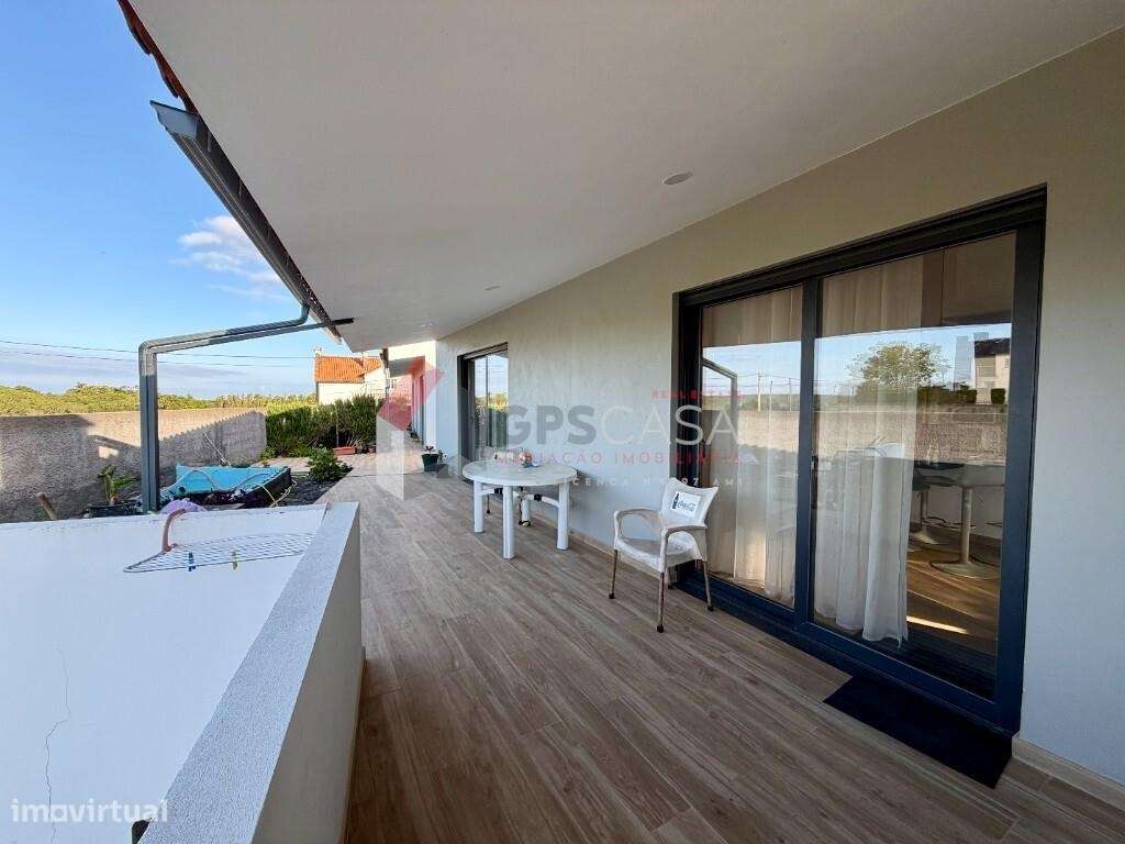 Moradia T3 de arquitetura moderna com excelentes áreas!-17