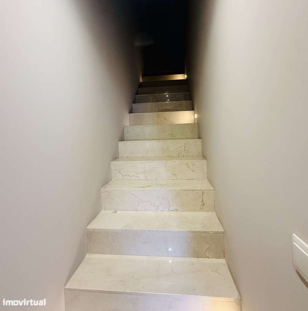 Moradia 3 frentes 200m praia-22