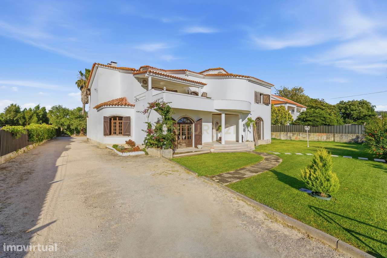 Quinta de Charme em Palmela – Renovada, Espaçosa e Pronta a Viver-36