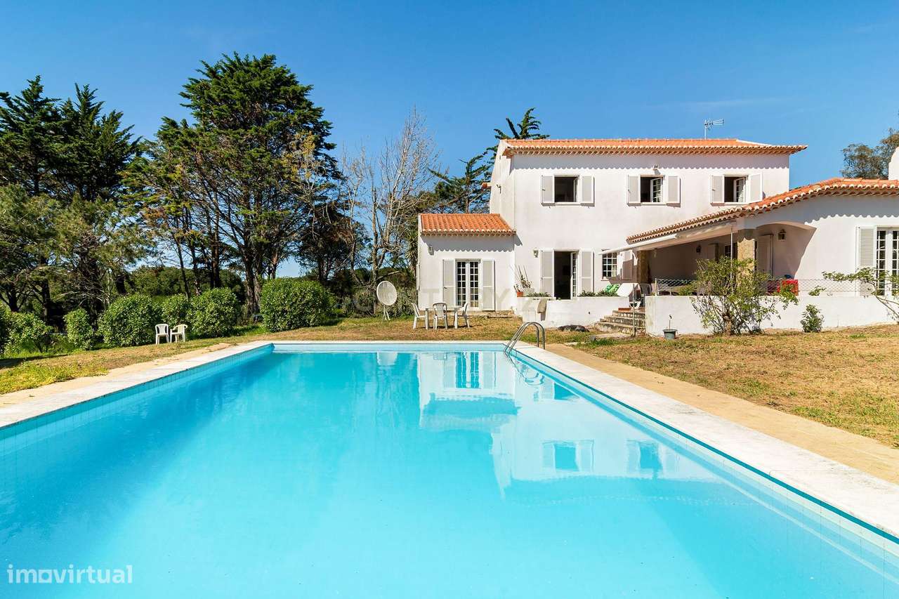 Quinta de 14000m2 com moradia T4 e piscina | Sintra-2