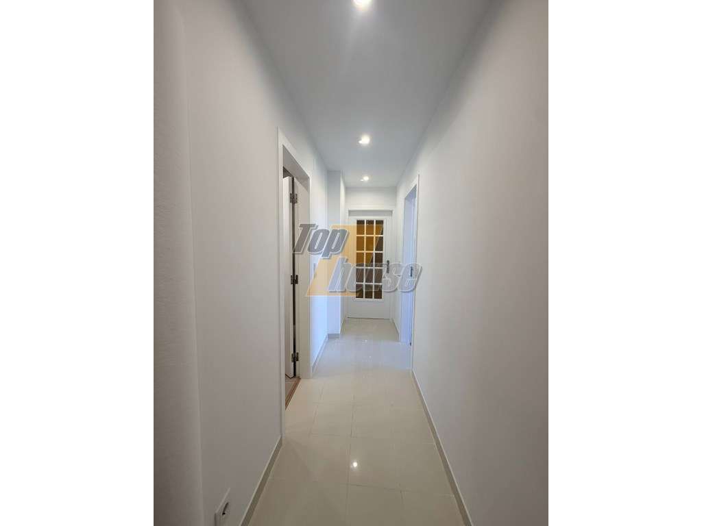 Apartamento T3 com arrecadação - Parque da Paz-8