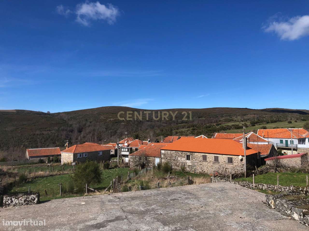 Terreno com casa em Construção integrada no Parque Nacional de Peneda--6