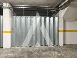 Garagem ampla à venda - Guimarães - Grande imagem: 2/19