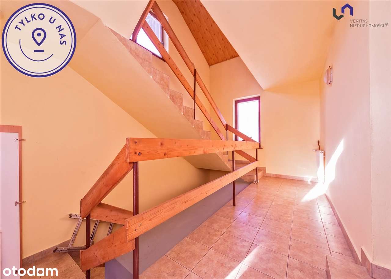 Dom z dwoma niezależnymi mieszkaniami w centum-9