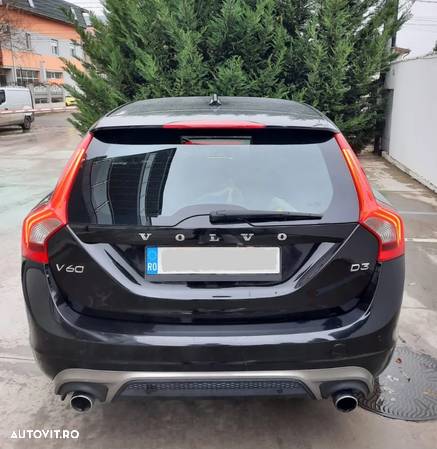 Volvo V60 D3 Geartronic R-Design - 11