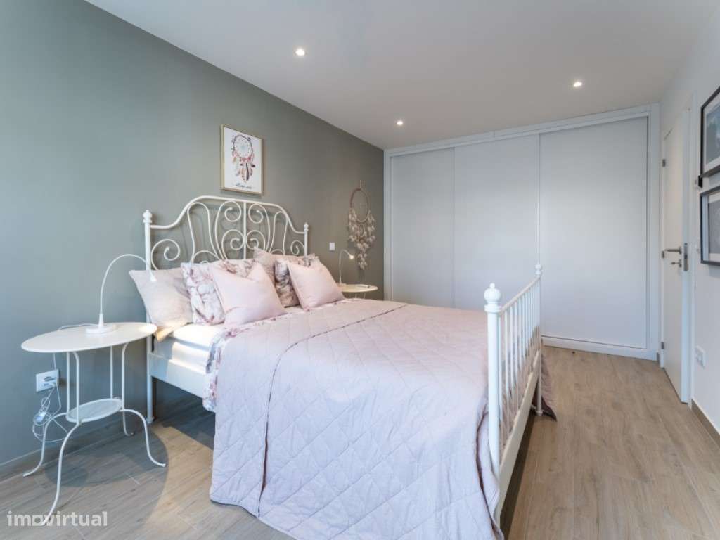 Apartamento T4 com Vista Mar, Terraço e Garagem na Nazaré-13