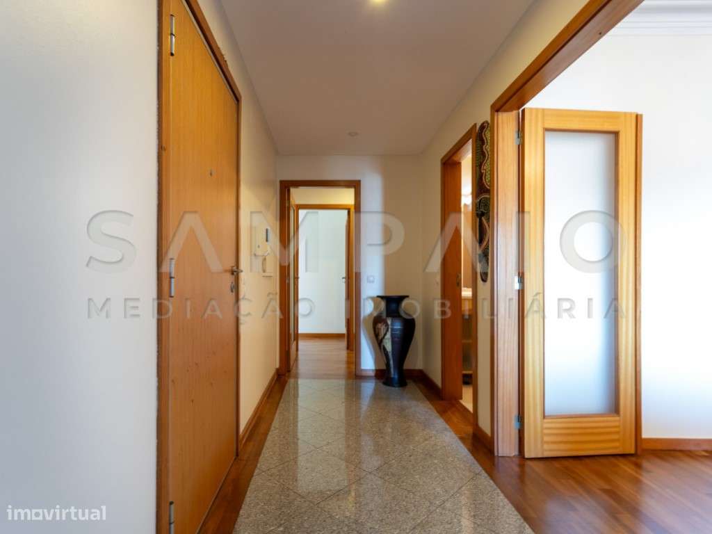 Penthouse T3 - C/ Terraço - Fânzeres/Mercadona!-8