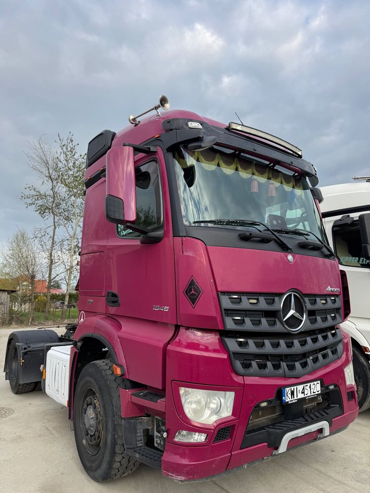 Mercedes-Benz Arocs 2016