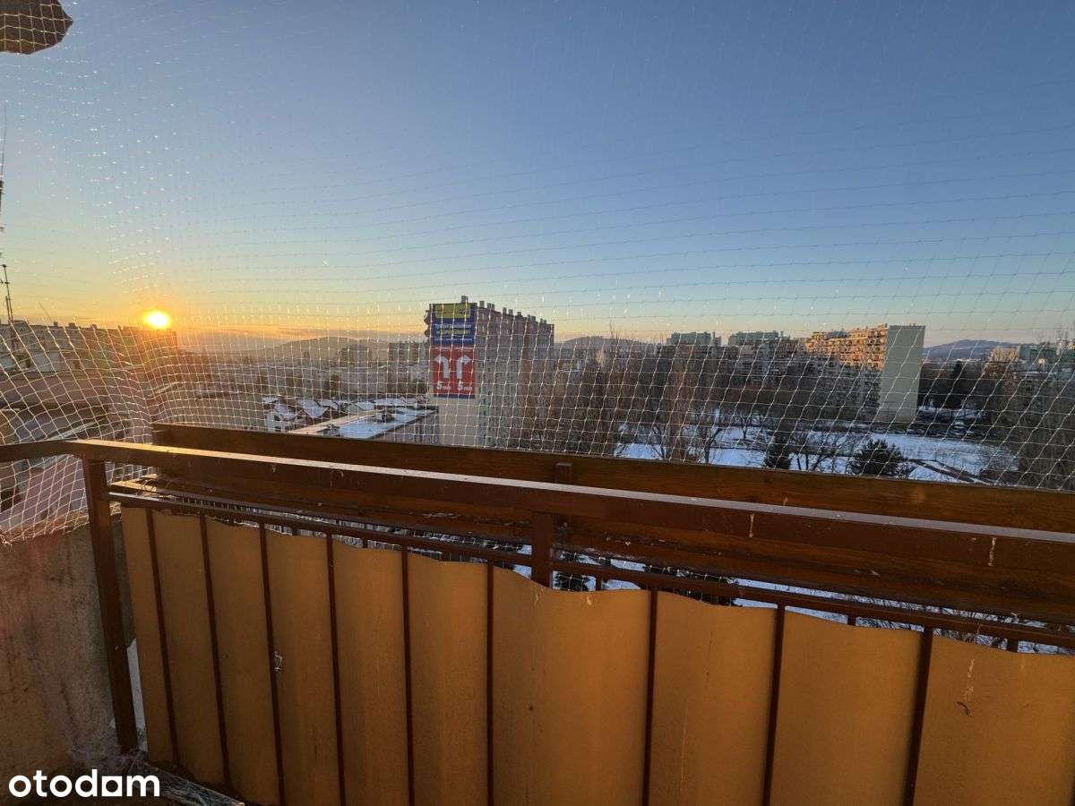 Przestronne mieszkanie z 2 balkonami 2 / 3 pokoje-0