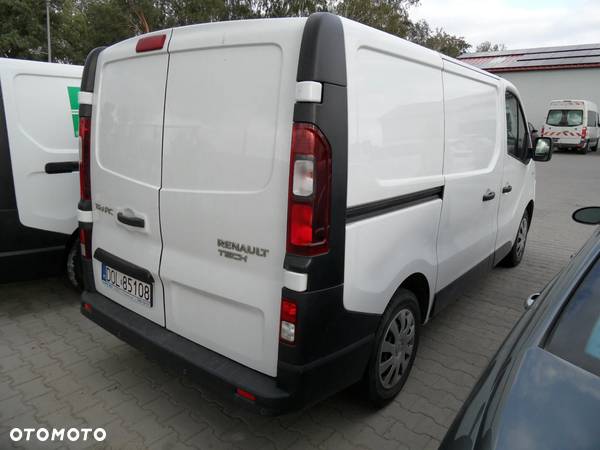 Renault TRAFIC - 2