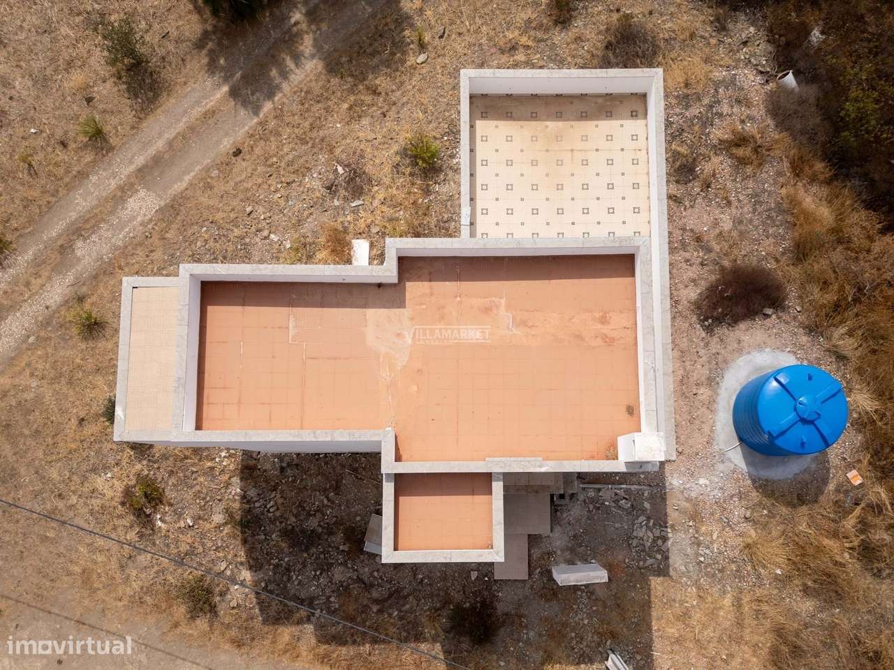 VILLA V3 composta por 2 andares com 435 m2 de terreno situada em Cotov-19