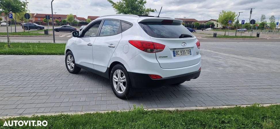 Hyundai ix35 1.7 CRDi 2WD Fifa World Cup Edition - 4