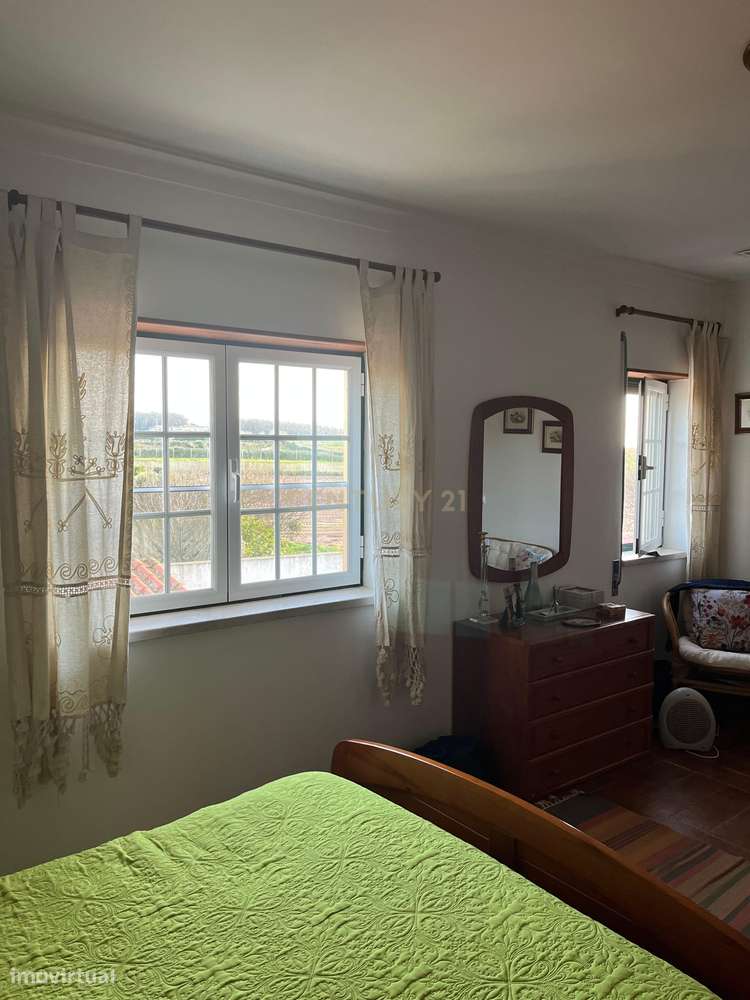 Moradia T4 em condomínio fechado com piscina, vista mar e walking dist-48