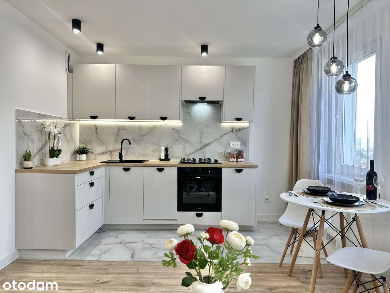 Nowa oferta! Centrum, 2 pokoje po kapitalnym remoncie! - Pełny obrazek: 4/9