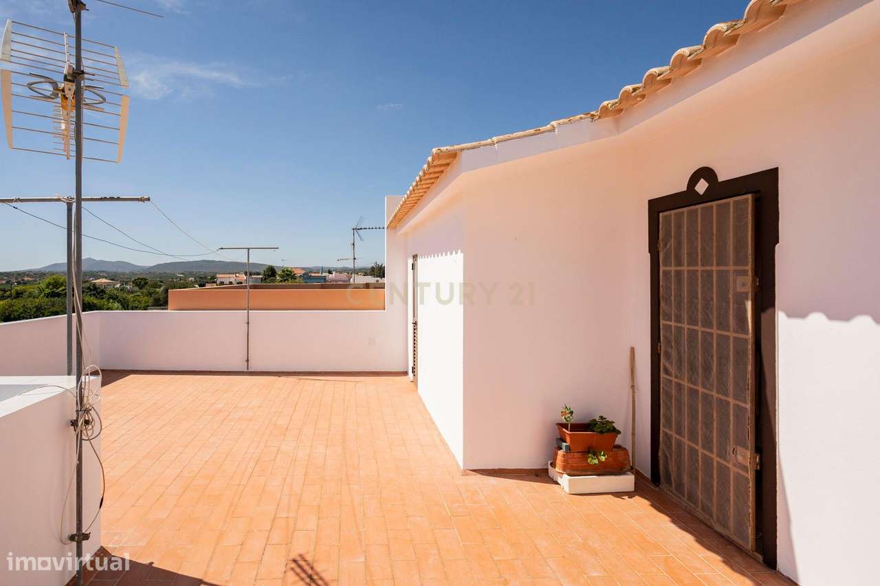 Moradia T4 com Terraço e Vista Mar em Luz de Tavira-11