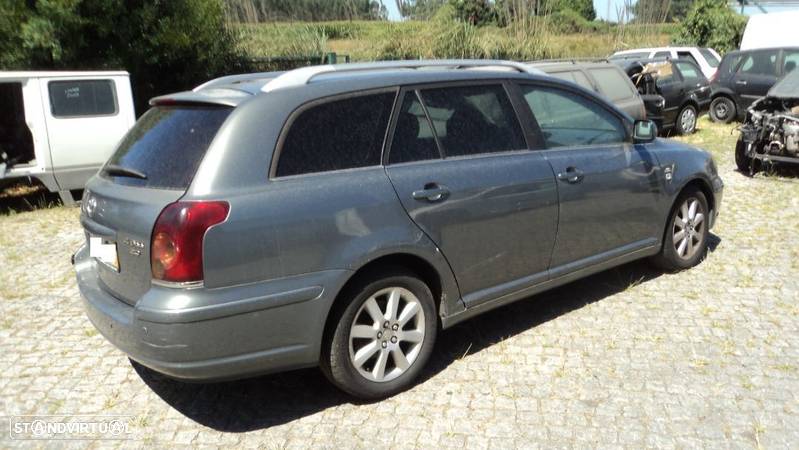 Toyota Avensis Wagon 2.0 D-4D 2004 - Para Peças - 2