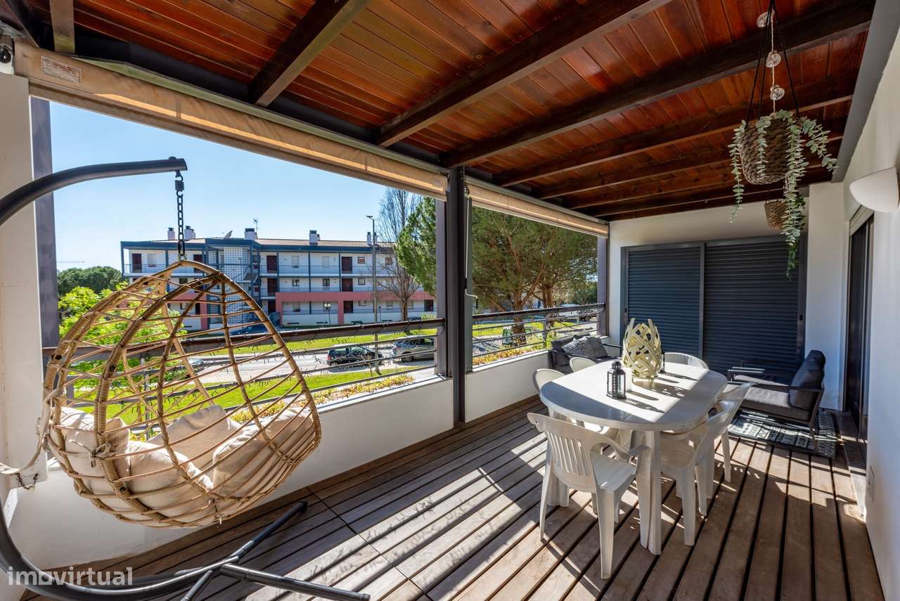 Apartamento de 2 quartos em Marina Park com grande terraço, piscina e-1