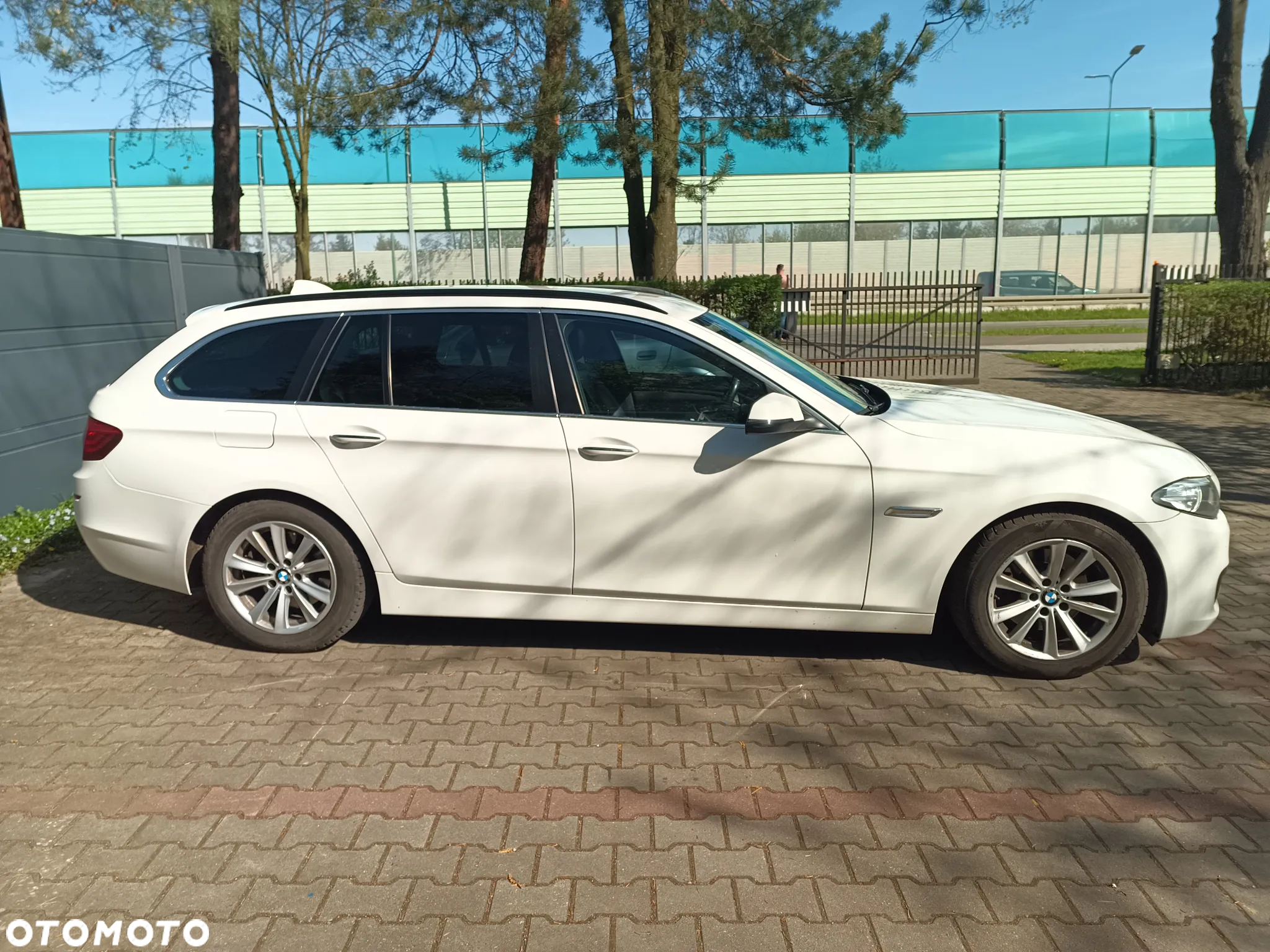 BMW Seria 5 518d - 17