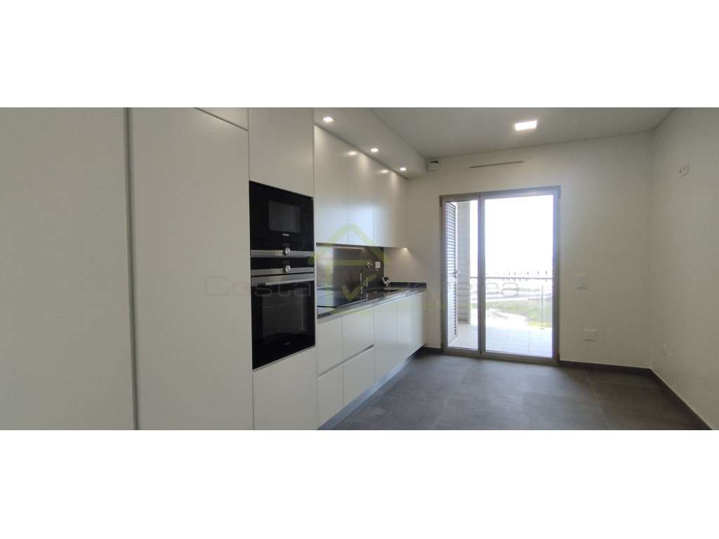 Apartamento T3 NOVO com Vista de Mar !!-8
