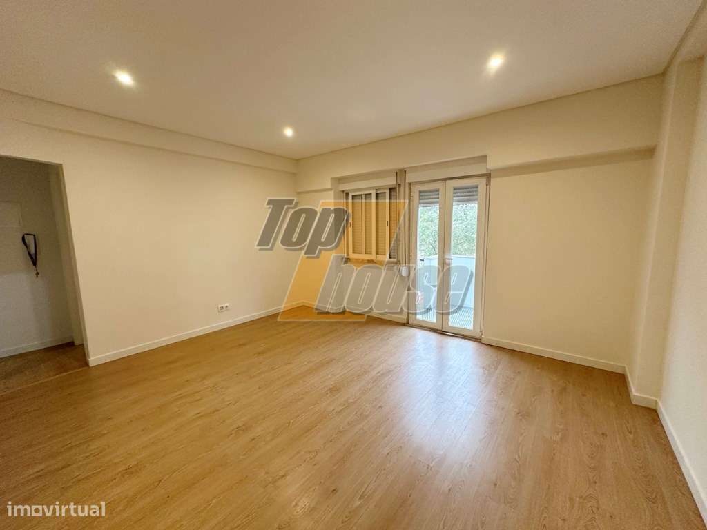 Apartamento T1 Costa de Caparica Totalmente Reabilitado-8