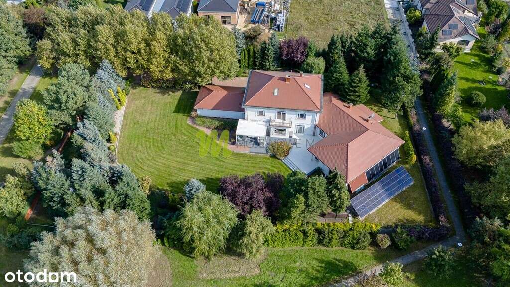 Rezydencja z krytym basenem, wjazd aleją platanową - Pełny obrazek: 3/20