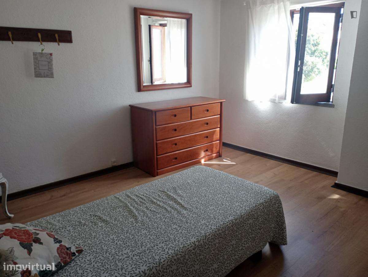 Quarto - localizado em Carcavelos Lisbon - Grande imagem: 4/10