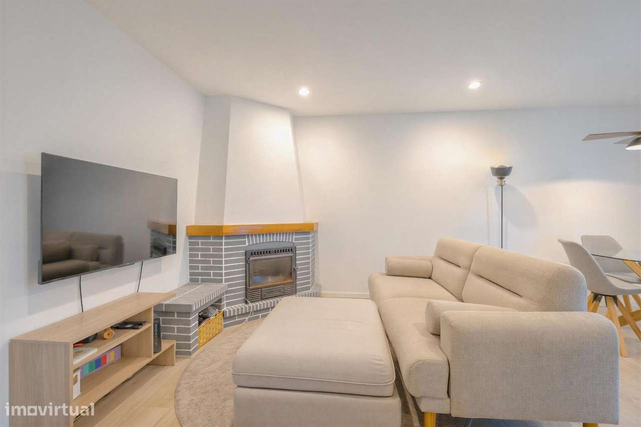 Apartamento T2 Renovado em Cruz de Pau, Matosinhos-23
