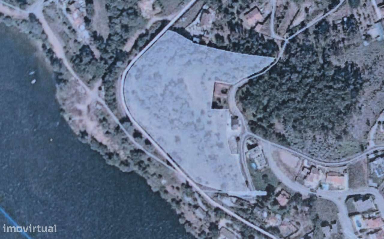 Quinta com 19000 m2 nas margens do Douro-24