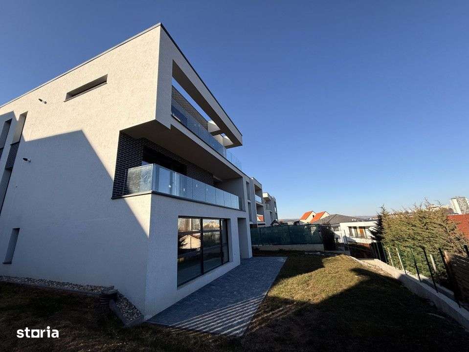 Apartament semifinisat, 160 mp utili cu teren de 350 mp, zona Campului - Imagine principală: 4/19