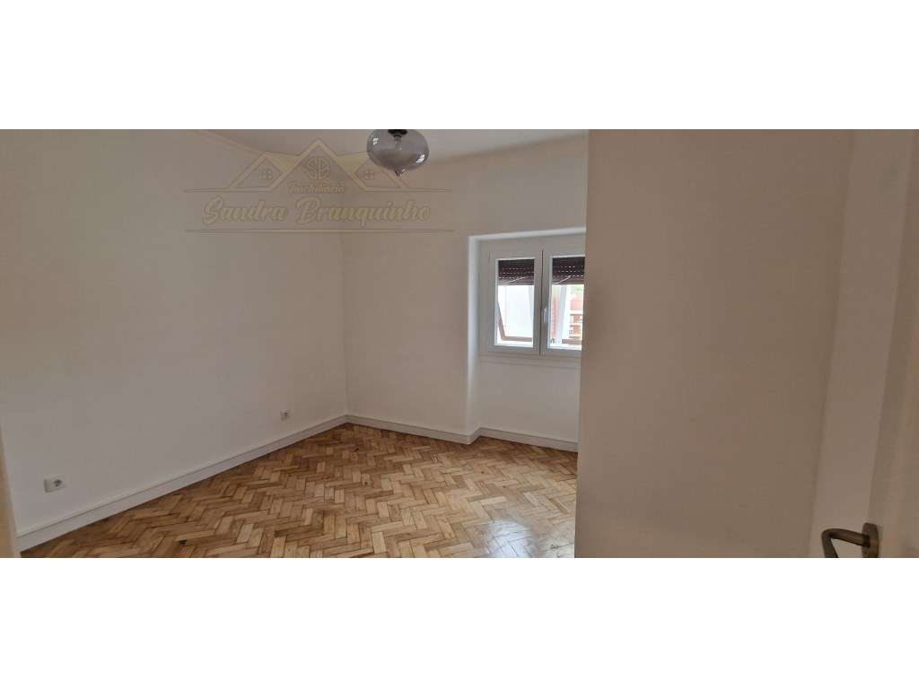 Apartamento T3+1 RENOVADO no centro-9