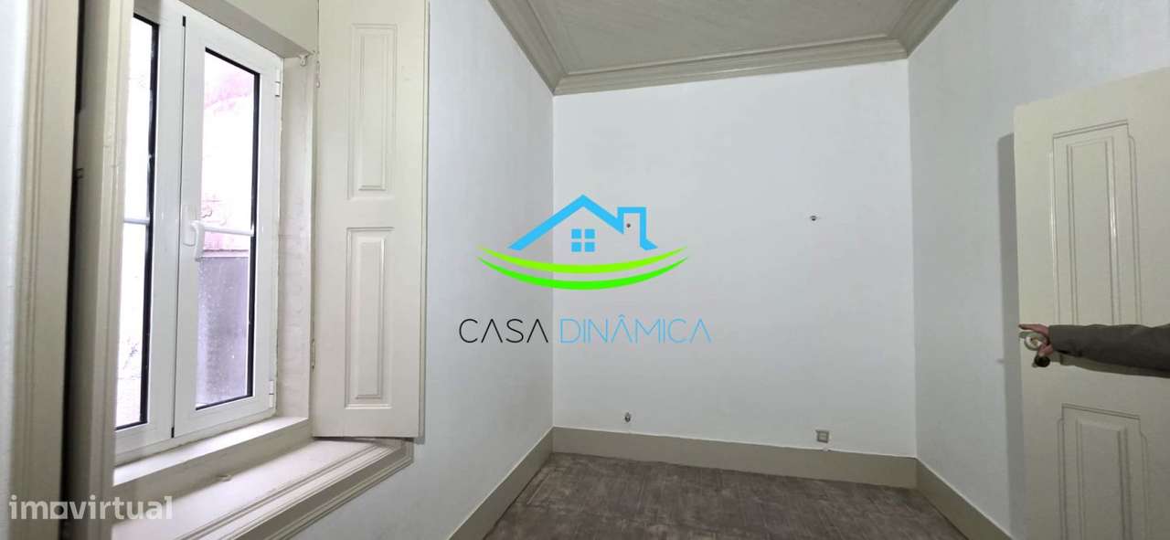 Apartamento T3 com sotão grande no centro de Soure-12
