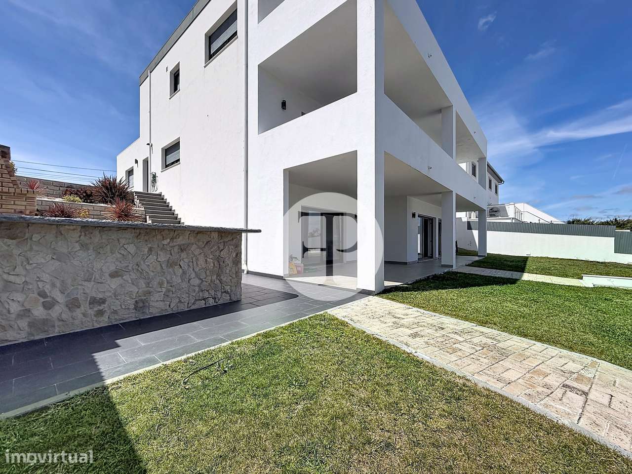 Moradia T4 contemporânea | Piscina e jardim 1.716 m² | Nadadouro-38