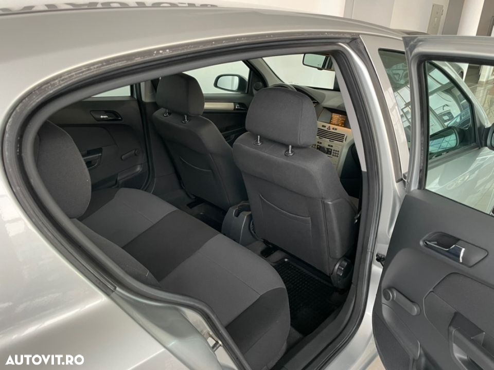 Opel Astra 1.6 TWINPORT ECOTEC Selection - 25