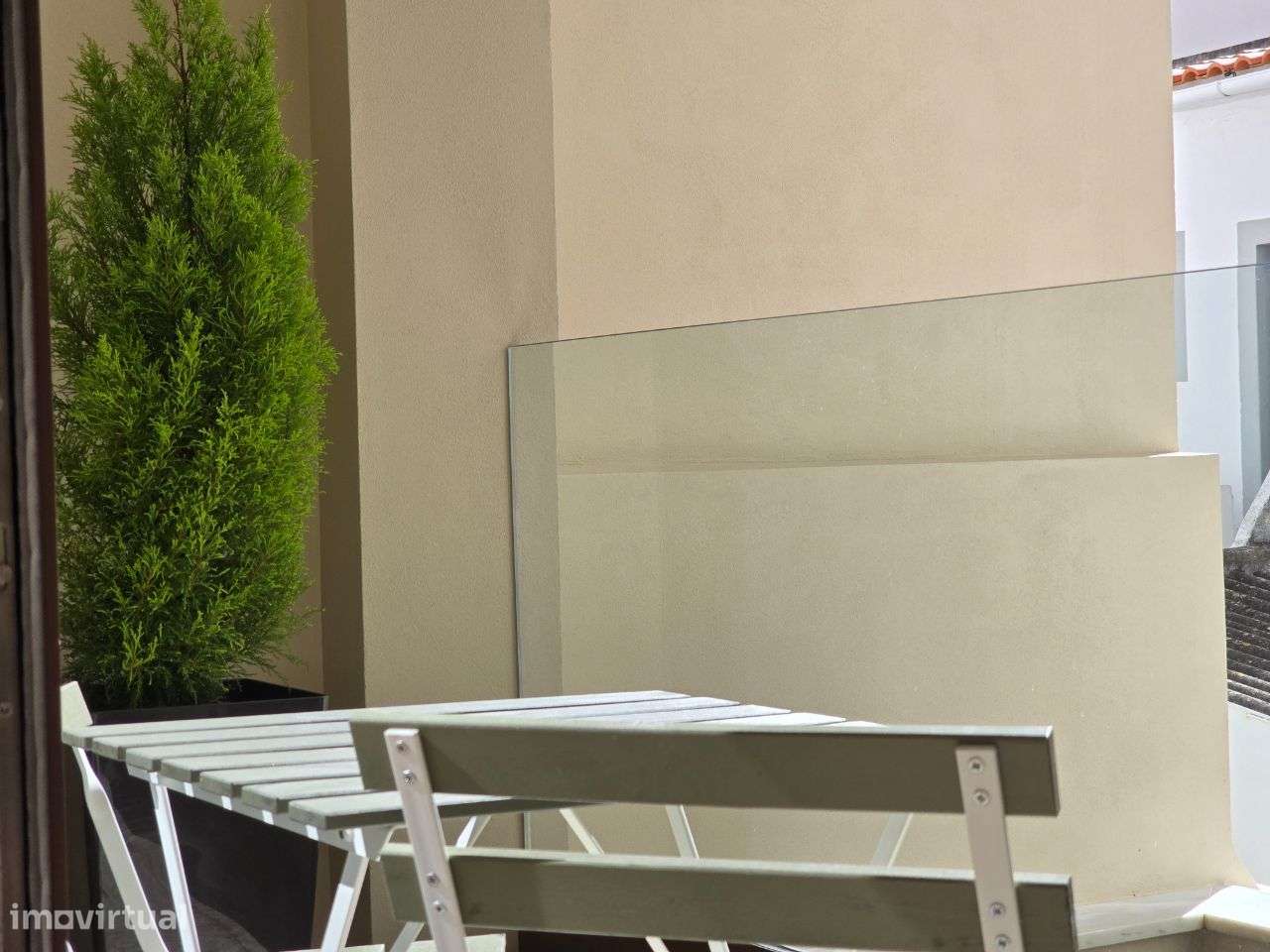 Moradia T4 com garagem baixa de Faro-8