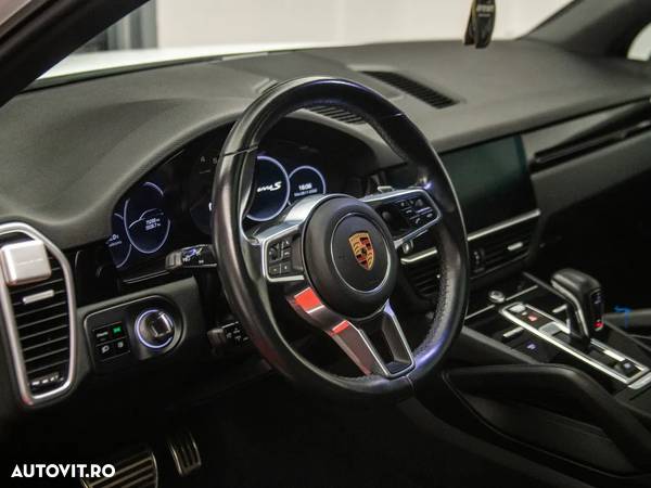 Porsche Cayenne - 16