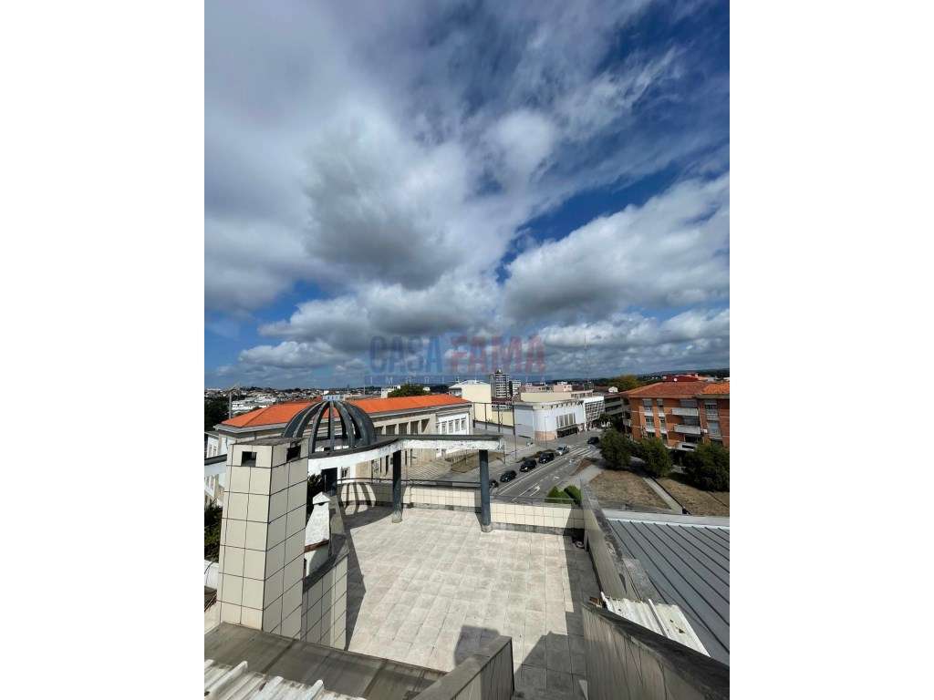 Apartamento T3+1 com 2 terraços, para venda no centro de Santo Tirso - Grande imagem: 5/25