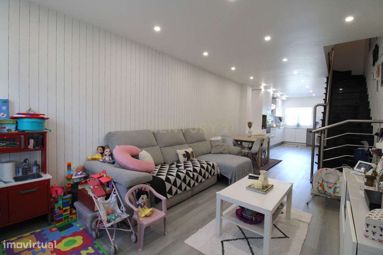 Espetacular  moradia T3 na Quinta do Conde com Terraço e logradouro e - Grande imagem: 3/38