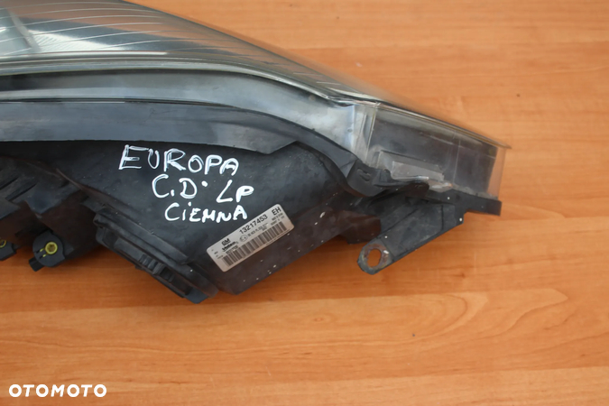 LAMPA !!! CIEMNA !!! LEWY PRZÓD LEWA PRZEDNIA OPEL CORSA D EUROPA 13217453 - 9