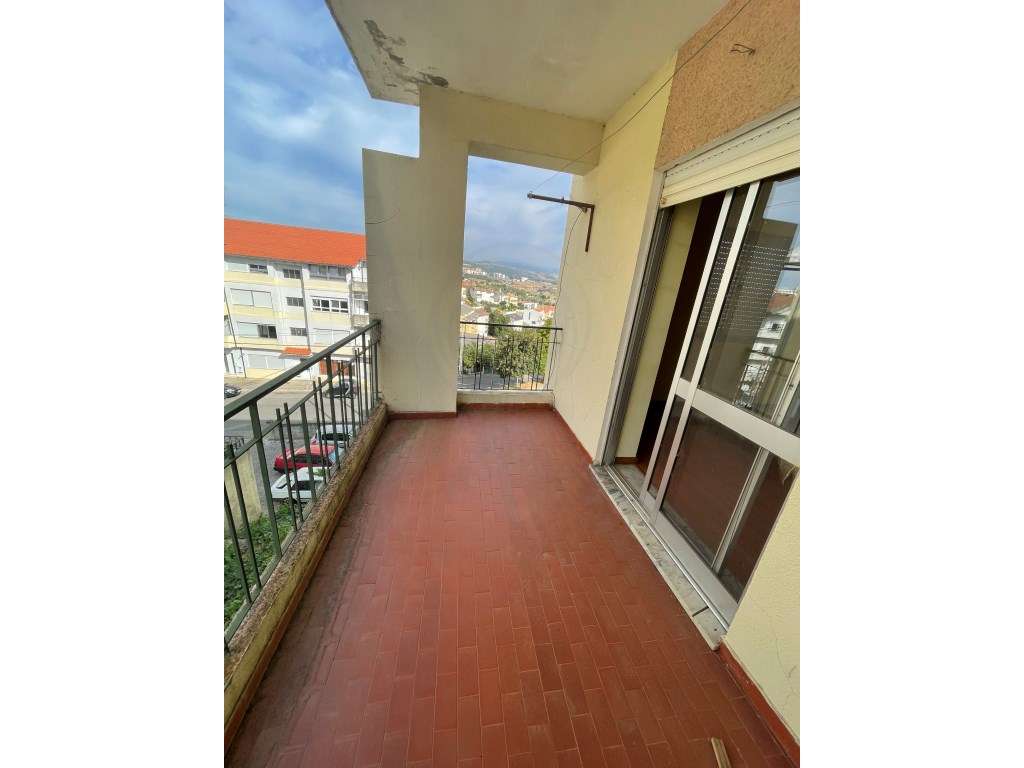 Prédio para Habitação no Bairro de São Sebastião - Bragança - Grande imagem: 3/36