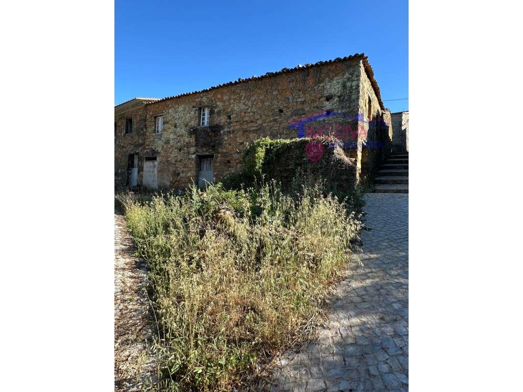 Moradia em Projeto com Arquitetura Moderna e Acabamentos de Qualida... - Grande imagem: 5/9