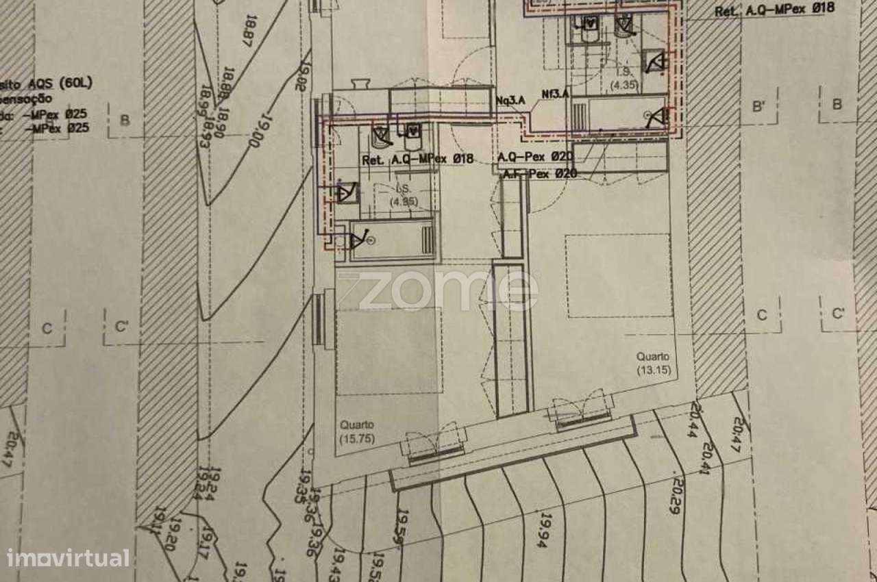 Prédio com 2 apartamentos independentes, totalmente remodelado-33