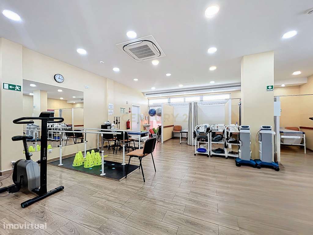 Oportunidade Única: Venda de Clínica em Pleno Funcionamento na Lagoa –-35