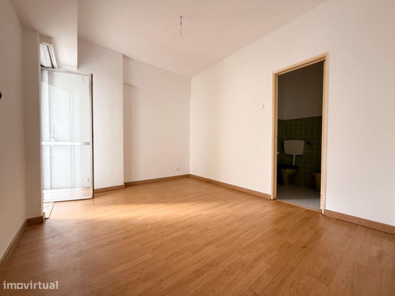 Apartamento T1 com Elevador e Metro a 300m – Reboleira, Amadora-13