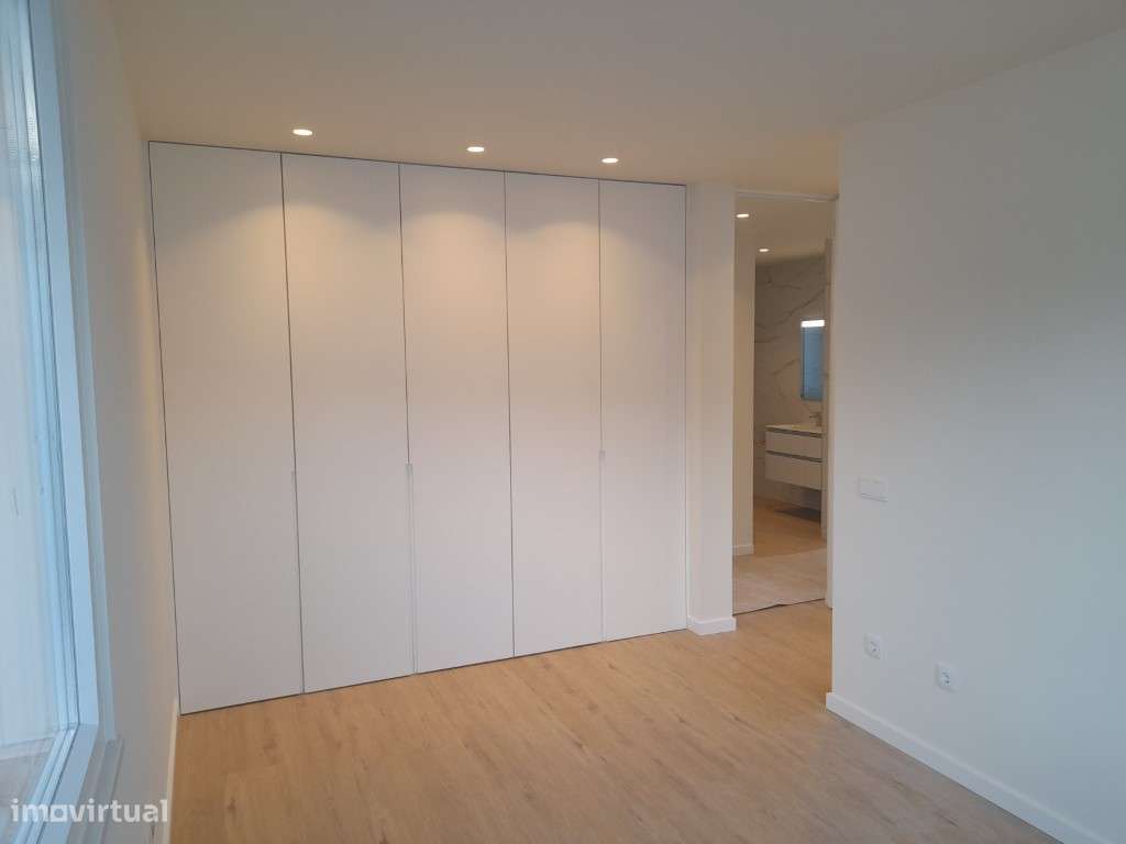 Moradia térrea T3 independente com piscina-18