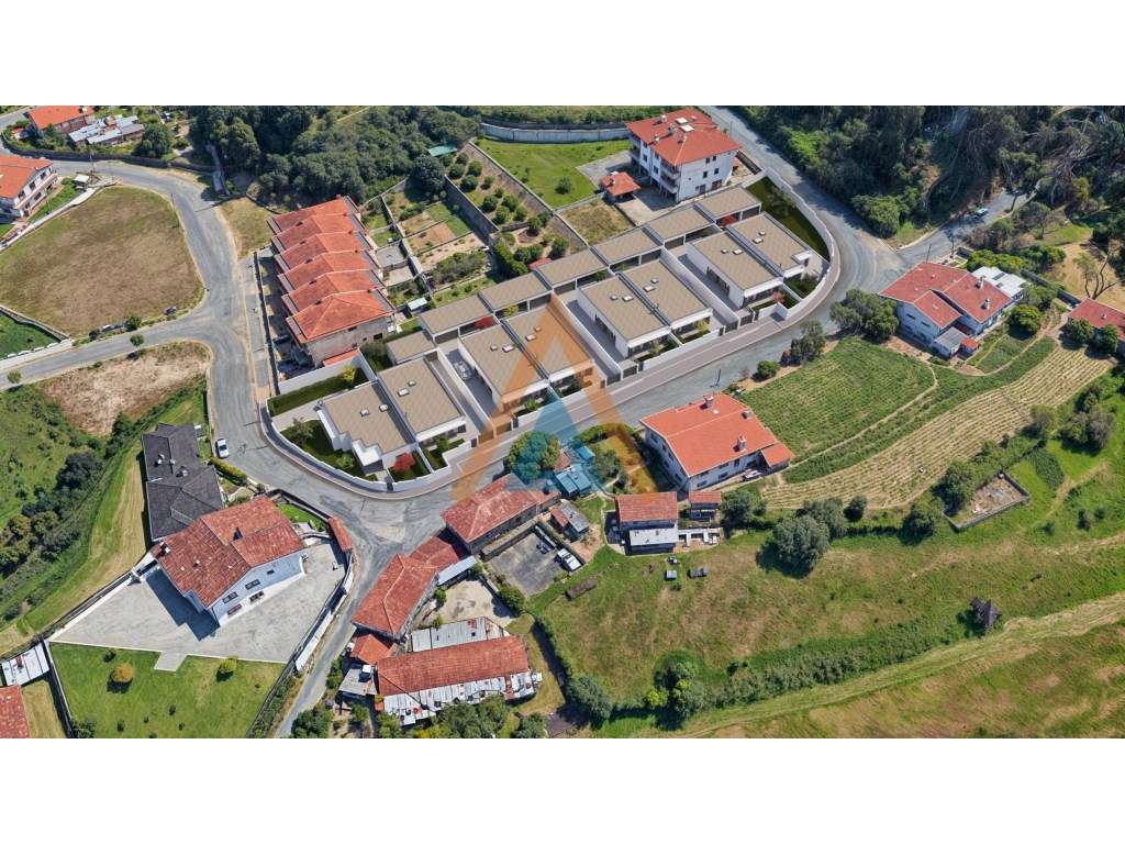 Moradia em T3 em construção-7