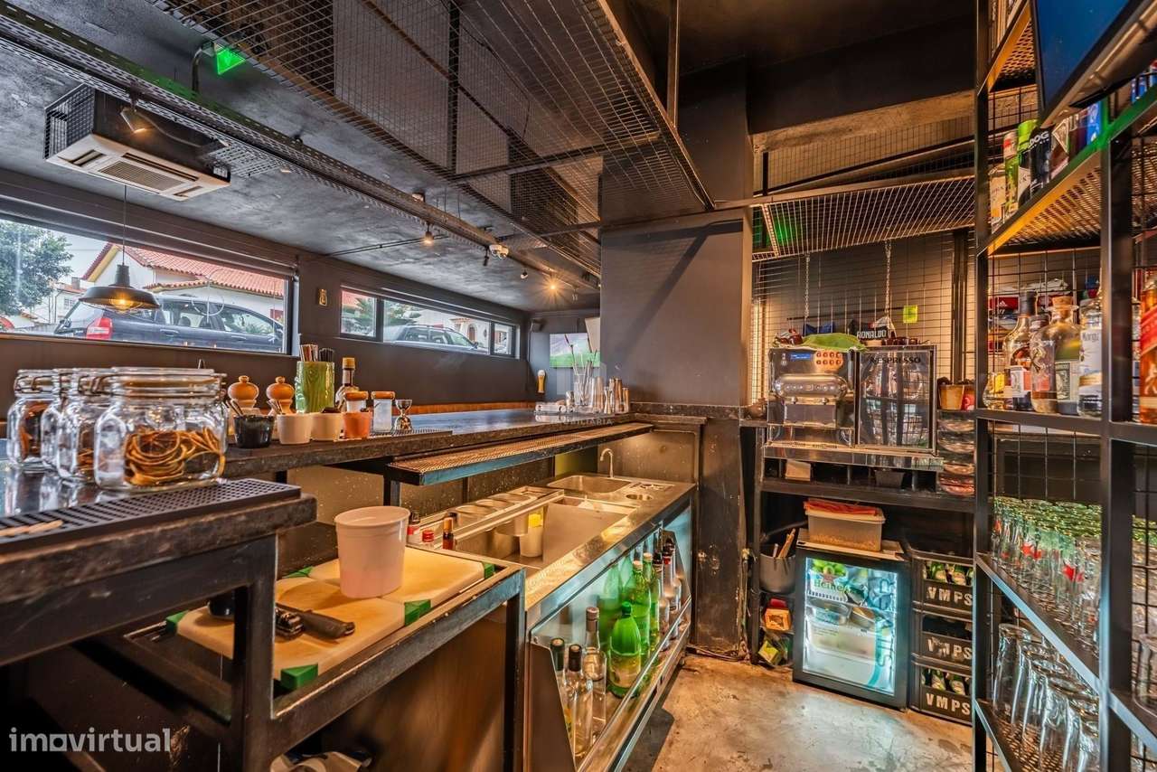 Restaurante /Bar para venda com 90 lugares sentados ao Gaia Shopping (-15