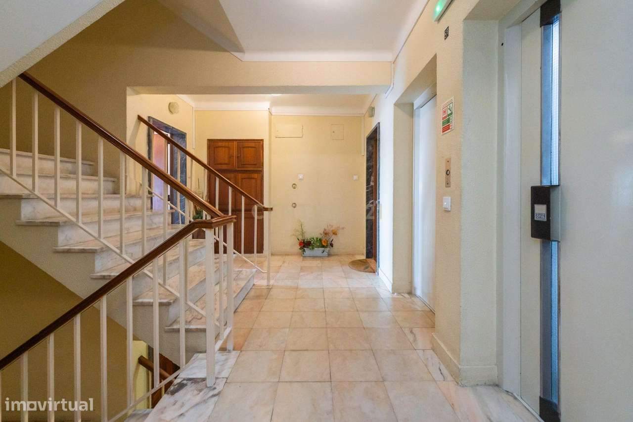 Excelente T4 c/Box | São Domingos de Rana-45