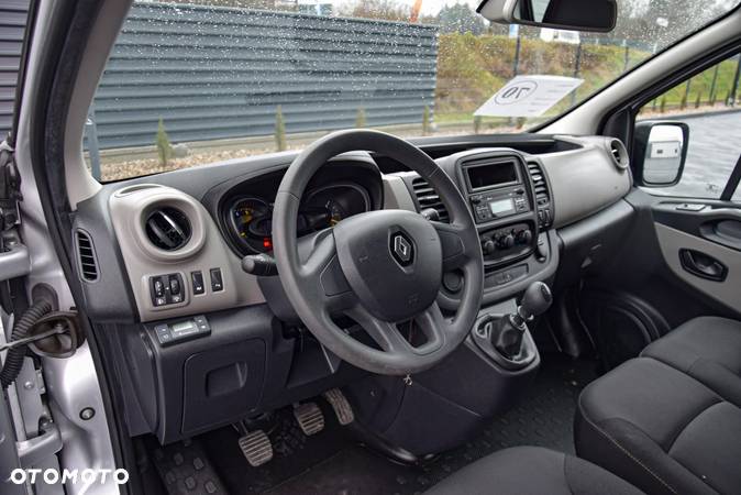 Renault TRAFIC / 1.6 dCi - 125 KM / 9 OSÓB / DOSTAWCZE / PRZESUWNE DRZWI / TRYB ECO / KLIMA / WEBASTO / SERWISOWANY / SPROWADZONY - 26