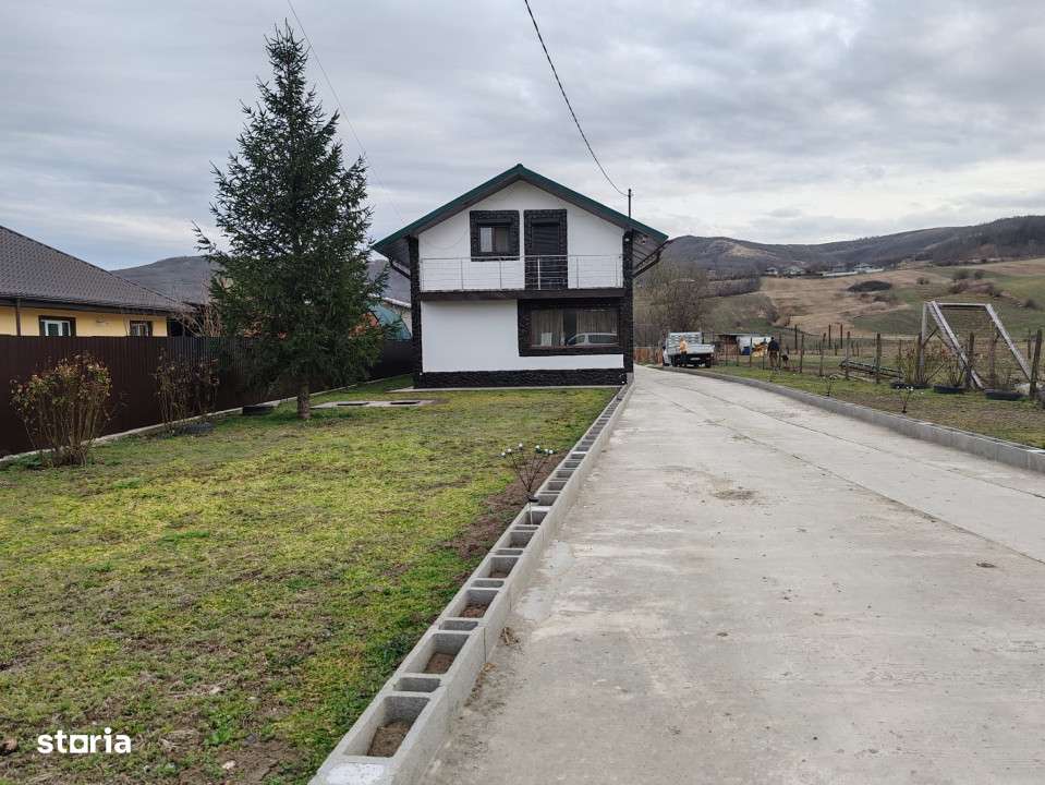Casa parter+mansarda si teren in Lipovat, Vaslui - Imagine principală: 2/10