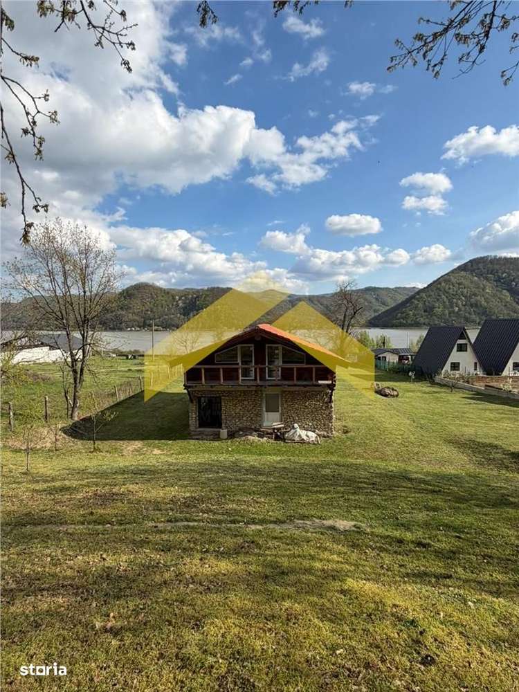 Cabana din piatra de codru si busteni pe Clisura Dunarii, Caraș-S-18